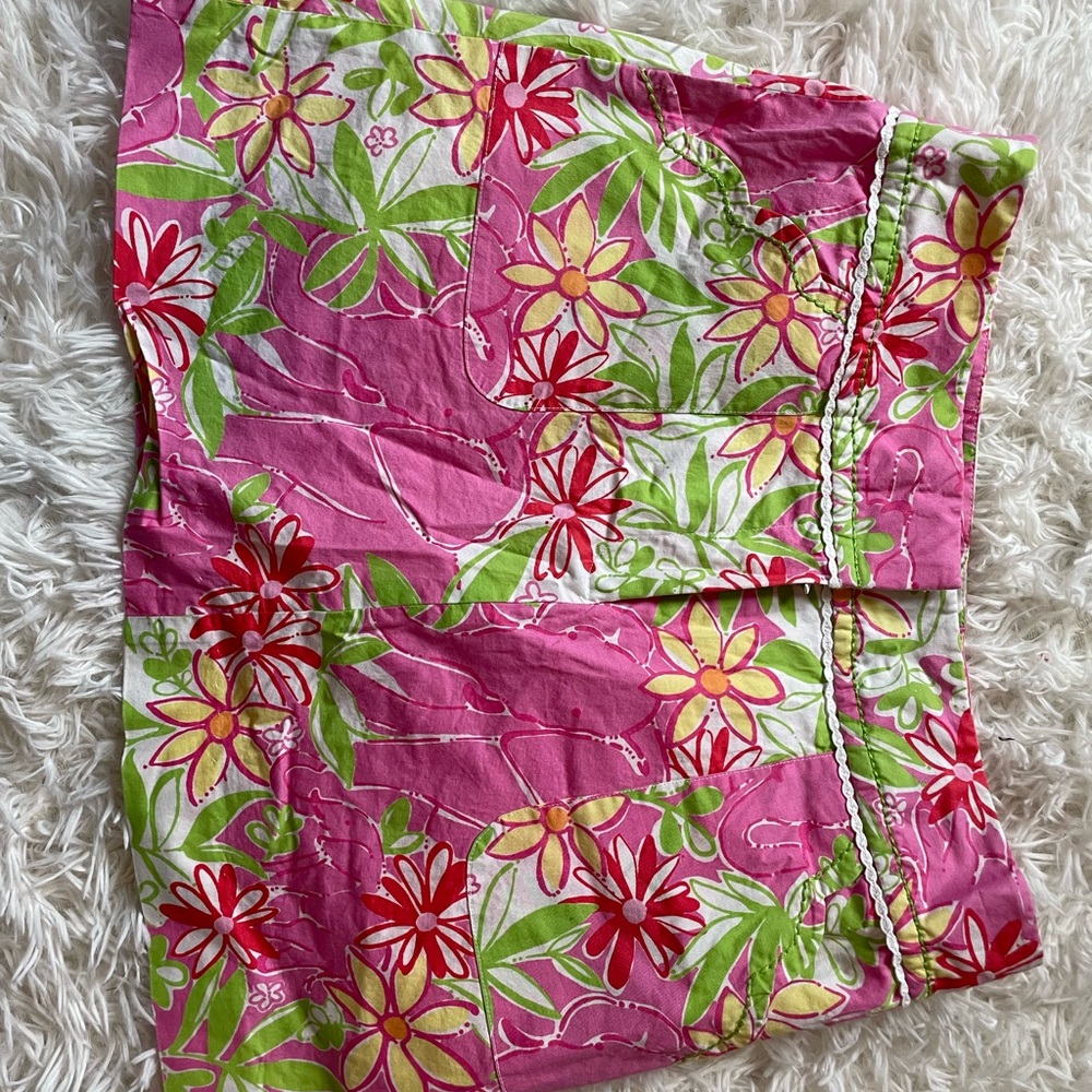 Lilly Pulitzer skort.  Size 2. Great condition.